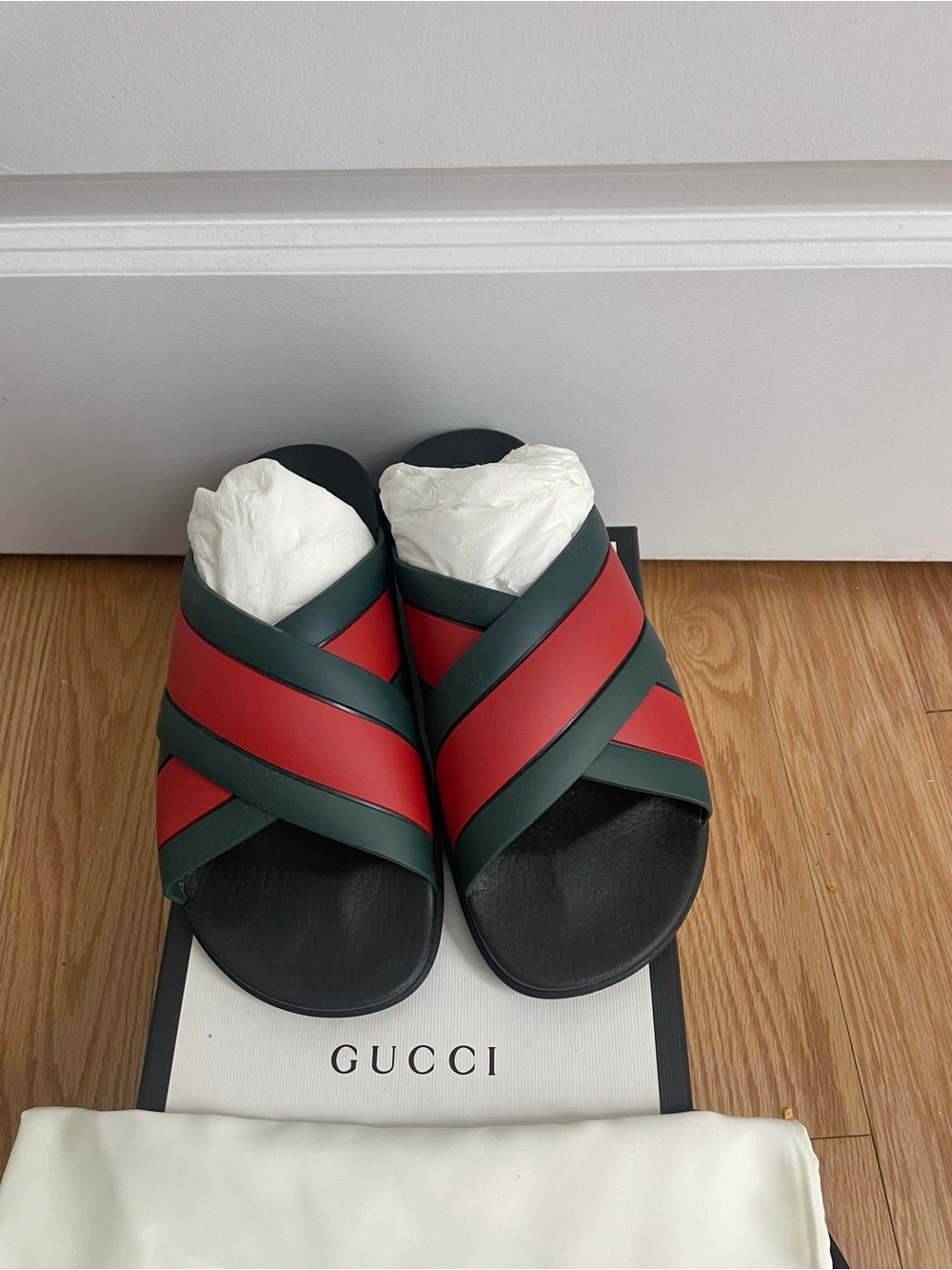 Gucci Men’s size 6 / Woman size 10 Green & Red Cross-Strap Slide Sandals ( New )